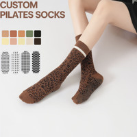 Chaussettes de yoga antidérapantes personnalisées avec logo, motif léopard et nœud décoratif pour femmes – Vente en gros