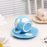 Tasses à café en céramique faites à la main de style moderne, forme irrégulière, petite fleur, 300 ml, en stock