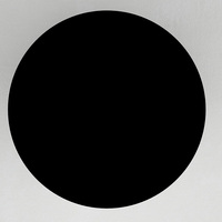 Table d'appoint en marbre noir, base en pierre intégrée courbée mate, mobilier d'appoint minimaliste pour intérieur, maison de rêve