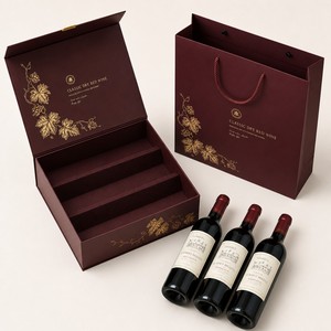 Scatola Espositiva Personalizzata per Vino a 3 Livelli, Confezione Rigida Rossa per 3 Bottiglie con Lamina Dorata - Product Image 4