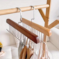 Ensemble de 2 cintres en bois avec 8 crochets, parfaits pour suspendre vêtements, sous-vêtements, caracos, débardeurs et sacs à la maison