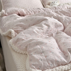 Ensemble de literie en coton doublé de polaire, chaud pour l'hiver, quatre pièces avec imprimé floral pour un sommeil confortable - Product Image 5