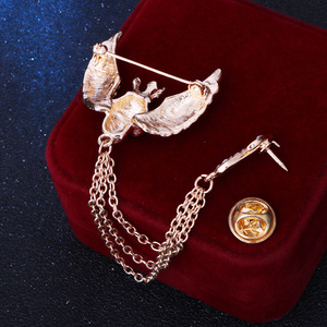 Broche de ala de calavera retro euroamericano con baño de aleación, pin de cadena con borlas audaces para hombre, accesorios de <span class=keywords><strong>Halloween</strong></span>, corsage al por mayor - Product Image 4