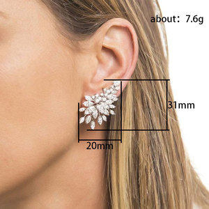 Orecchini a lobo con ali d'angelo per donna, gioielli scintillanti alla moda - Product Image 4
