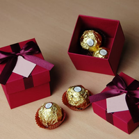 Emballage de mini boîtes de chocolat de mariage en papier personnalisé. Emballage de boîtes de bonbons cadeau de mariage