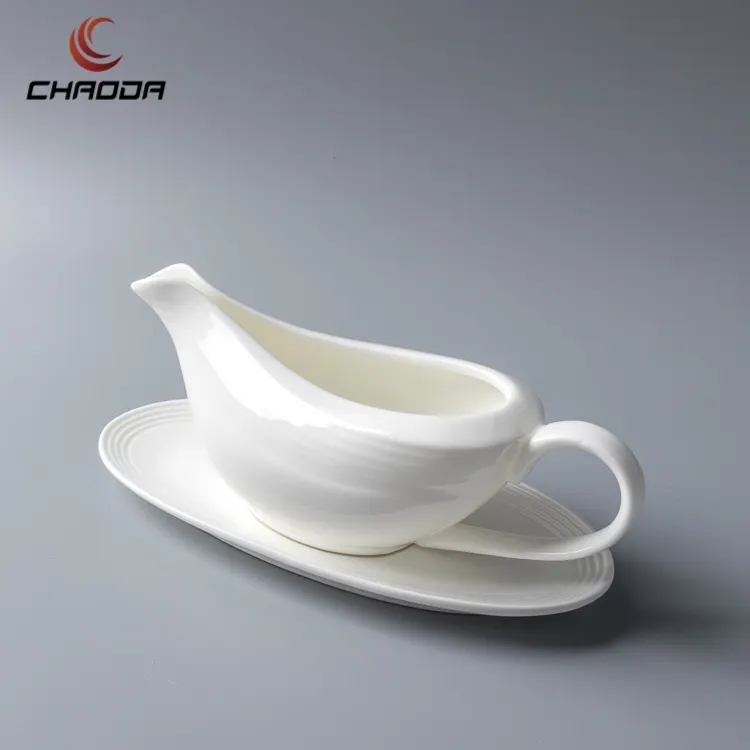 CHAODA Hot Sells Pot à lait en porcelaine blanche de haute qualité avec soucoupe 160ML/5.3Oz Pot à lait en céramique