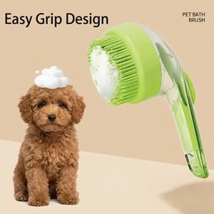 Cepillo de ducha espumante para mascotas con depósito de líquido, cepillo de silicona con diseño colgante para baño de gatos, herramienta para tiendas de mascotas, venta al por mayor. - Product Image 4