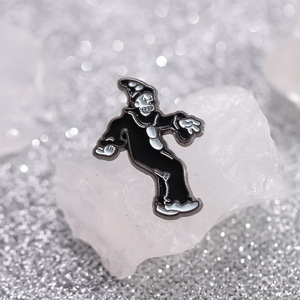 Pin decorativo de payaso blanco y negro de circo de Halloween <span class=keywords><strong>americano</strong></span> europeo, broche de terror con personalidad, fundición de dibujos animados, níquel negro 3D - Product Image 4