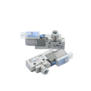 Vanne Solénoïde SMC VQZ115 5G1 C4 CP M5 pour le contrôle du gaz, taille de port 1/4 po, pour milieux à température normale - Product Image 1