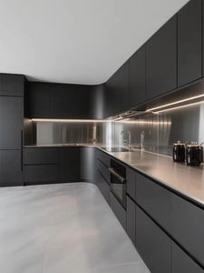 Gabinete de Cocina de Lujo de Estilo Moderno Personalizado con Isla de Acero Inoxidable, Integración Perfecta para Espacios de Cocina de Lujo - Product Image 2