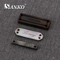 Étiquettes de vêtements personnalisées SANKO, rectangulaires, avec logo en relief, plaquées, lavables, certifiées Oeko-Tex, pour jeans et sacs