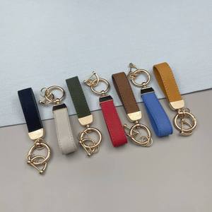 Llavero de Cuero Personalizado al por Mayor con Logotipo de Coche, Anillo para Llaves de Metal y Cuero con Grabado Láser, Llaveros y Mosquetones Promocionales - Product Image 1