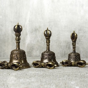 Campana Budista Tibetana Decorativa Más Vendida para Meditación y Sonido Curativo, Disponible a Buen Precio - Product Image 1