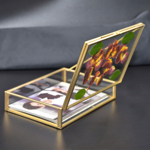 Emballage de photographe de luxe personnalisé 10x15 photo fait <span class=keywords><strong>à</strong></span> la main <span class=keywords><strong>verre</strong></span> <span class=keywords><strong>laiton</strong></span> <span class=keywords><strong>boîte</strong></span> <span class=keywords><strong>à</strong></span> <span class=keywords><strong>bijoux</strong></span> rectangle doré vintage mariage mariée cadeau - Product Image 5