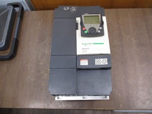 Ban đầu Thương hiệu Mới 61 AC ổ đĩa atv61hd15n4 20HP 3ph bị hỏng bìa cho PLC - Product Image 2