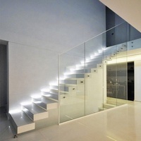 Bande lumineuse led en bois massif, bordure d'escalier flottante, design lumineux