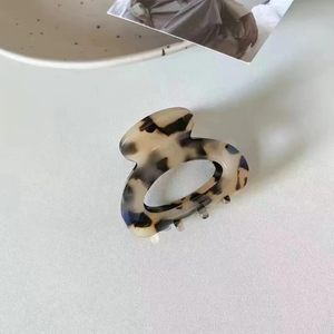 กิ๊บติดผมรูปฉลามแบบครึ่ง<span class=keywords><strong>หัว</strong></span>ของผู้หญิงทำด้วยมือขนาดเล็กหรูหรา - Product Image 4