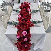 Vente en gros de chemins de table floraux artificiels pour mariage, décoration florale pour cérémonie, fête, événement, en vrac