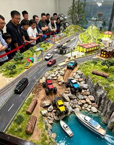 Modulo Realistico per Effetti Acquatici per Piste RC, Set Trasparente in Resina con Fiume e Ponte Compatibile con Veicoli - Product Image 2