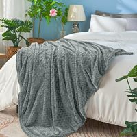Couverture en flanelle jacquard de qualité supérieure, légère, douce et moelleuse, taille king, pour adultes, vente en gros, couleur unie, fabriquée en Chine