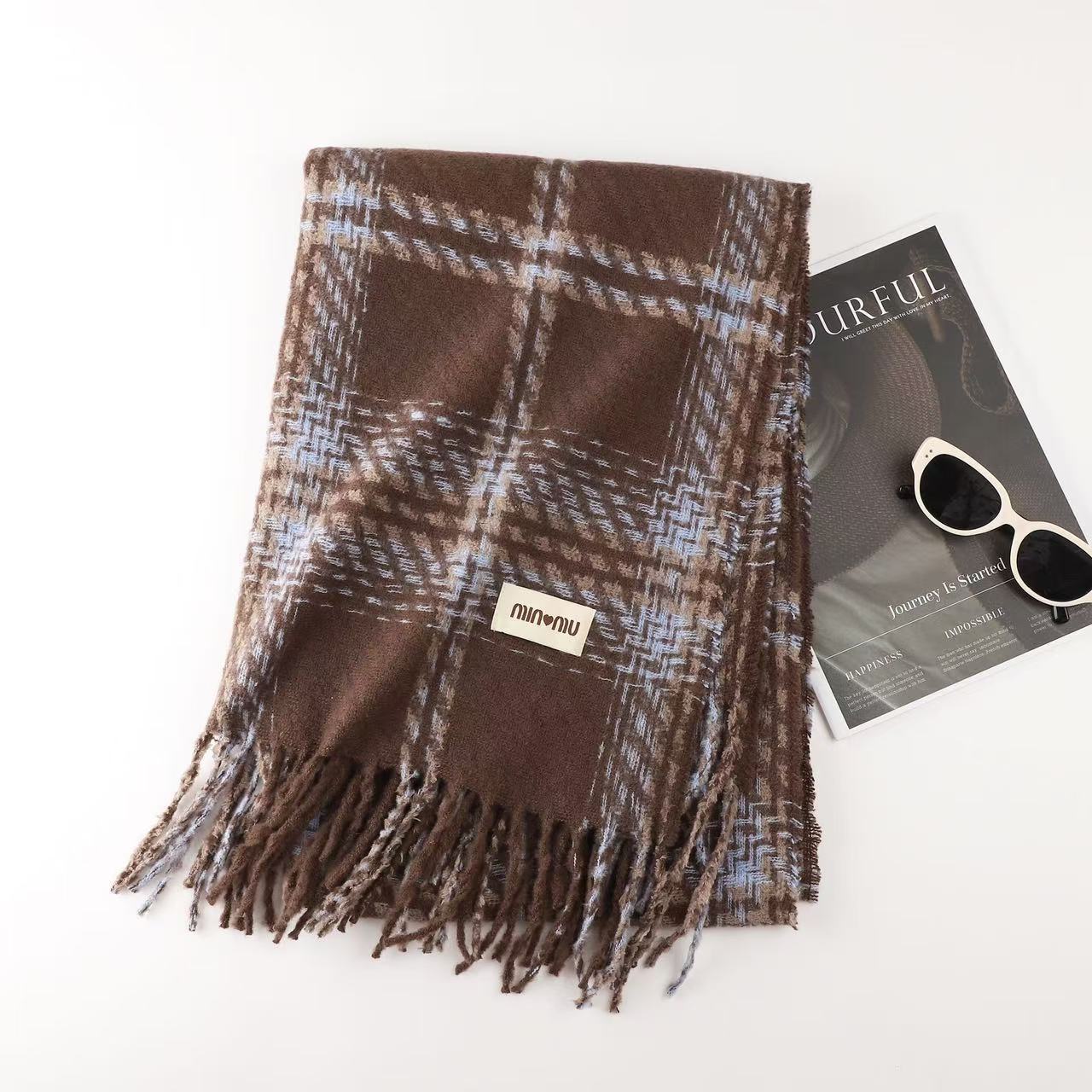 Marrone e blu a scacchi