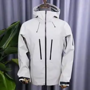 High Quality 100% Polyester Men's Sportswear Jacket Lightweight Waterproof Raincoat for Outdoor Activities like Hiking Wholesale