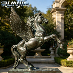 Grande sculpture d'art en métal coulé, Pégase ailé en bronze inspiré de <span class=keywords><strong>la</strong></span> <span class=keywords><strong>mythologie</strong></span> <span class=keywords><strong>grecque</strong></span>, avec dimensions personnalisées pour manoirs et jardins - Product Image 2