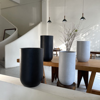 Pot de jardinière de sol en ciment de béton de fibre de verre de finition lisse vintage fait à la main minimaliste pour la décoration d'hôtels