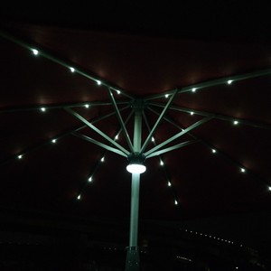 Parasol de plage solaire au design traditionnel, vente en gros OEM, avec chargeur de batterie pour usage extérieur - Product Image 3