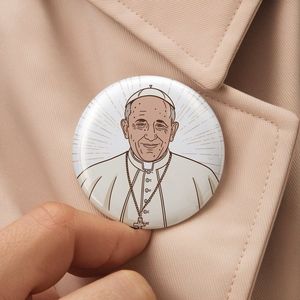 Nella memoria amorevole foto personalizzata devota <span class=keywords><strong>papa</strong></span> francesco risvolto a bottone con ali d'angelo commemorative perni funebri In memoria della celebrazione della vita - Product Image 4