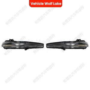 ไฟเลี้ยวกระจกมองหลังรถยนต์ Wolf Lake สำหรับ Mercedes-Benz W164 ปี 2015-2019 แบบหลอดฮาโลเจน - Product Image 2