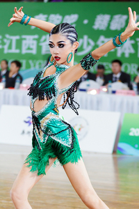 Abito da Ballo Latino Vennystyle Verde con Frange di Strass, Costume da Esibizione per Salsa e Rumba da <span class=keywords><strong>Donna</strong></span> per Competizioni - Product Image 6