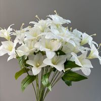 Fleurs artificielles faites à la main en gros, lys à 3 têtes, légères, réalistes, 3D, pour la maison, les mariages, la Saint-Valentin, Noël