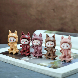 Jolie figurine d'animal en bois, breloque de téléphone en peluche, style dessin animé, cadeau pour enfants - Product Image 1