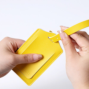 Étiquette de bagage en cuir véritable jaune, résistante à l'eau, couleur unie tendance avec boucle pour le voyage - Product Image 1