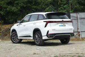 Nouveau Changan CS75 Plus 4x4 Turbo SUV, voiture essence à faible consommation, pneus R18, conduite à gauche pour adultes, intérieur sombre, prix Chine - Product Image 5