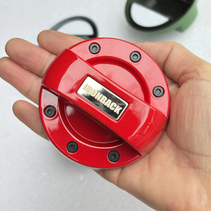 Tapa de Tanque de Combustible Roja Personalizada de ABS de 6.9 cm para Camioneta Hiace KDH200, Tapa Universal para Tanque de Gasolina con Logotipo Decorativo - Product Image 1