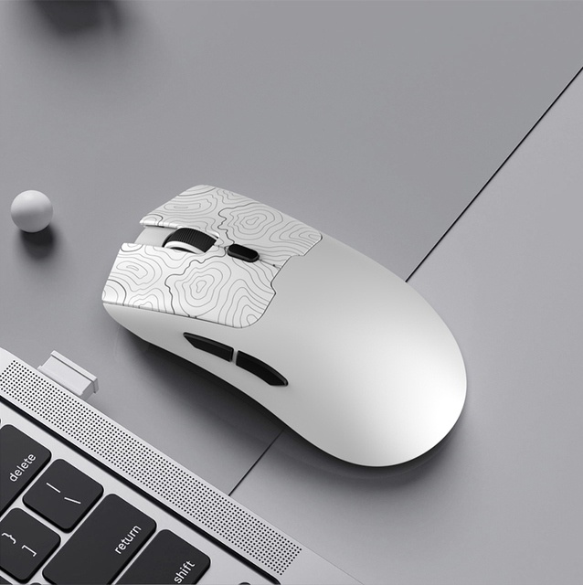 Premium Gaming Mouse High Precision Optical Sensor Ultra-low Latency Adjustable DPI for Accurate Positioning