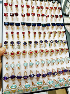 Anillos <span class=keywords><strong>de</strong></span> Compromiso <span class=keywords><strong>y</strong></span> Boda <span class=keywords><strong>de</strong></span> Joyería XUPING Bañados en Oro con Circonita Cúbica Sintética para <span class=keywords><strong>Hombre</strong></span> <span class=keywords><strong>y</strong></span> <span class=keywords><strong>Mujer</strong></span> en Caja para Propuesta - Product Image 3