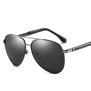 Gafas de Sol Ligeras para Mujer, Gafas de Sol de Diseño Moderno Polarizadas para Hombre 2023 - Product Image 1