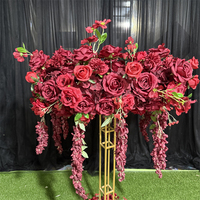 Centre de table de mariage romantique pas cher Arrangement de rangée de fleurs en rose rouge couronne de fleurs pour décor de banquet d'anniversaire de fête d'événement