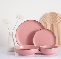 16-teiliges Rosa Gesprenkeltes Mattes Keramik-Geschirrset Luxuriöse Teller und Schüsseln mit Goldrand Klassisch Umweltfreundlich Auslaufsicher für Küche und Haushalt