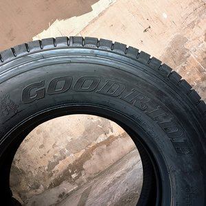Pneus de camion disponibles en tailles 12.00R20 et 11.00R20 - Product Image 4