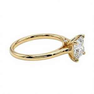 Anillo de compromiso solitario de oro amarillo de 14K con diamante de laboratorio de corte princesa de 1.55 CTW, engaste de puntas y detalles ocultos de lujo - Product Image 5