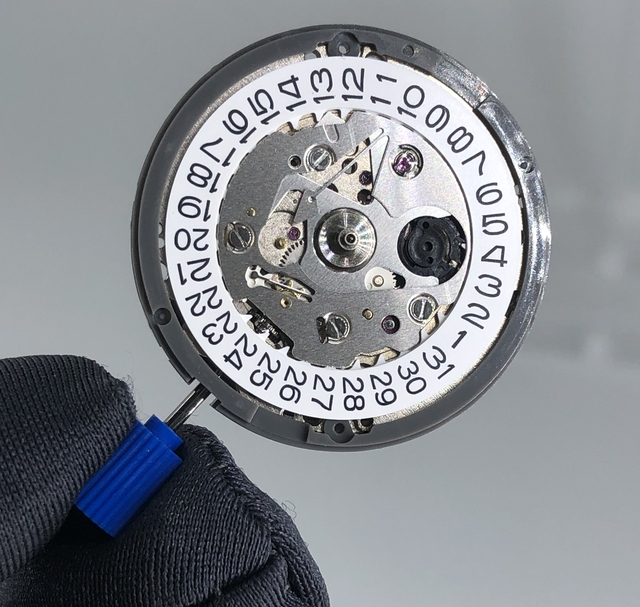 2813 Stainless Steel Waterproof Watch Movement 3 Hands Single Calendar Automatic Mechanical Movement