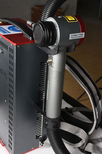 Nettoyeur laser à impulsions JPT Backpack pour l'élimination de la rouille, de la peinture, du métal, du bois et de la <span class=keywords><strong>pierre</strong></span>, état neuf et fonctionnant sur batterie - Product Image 3