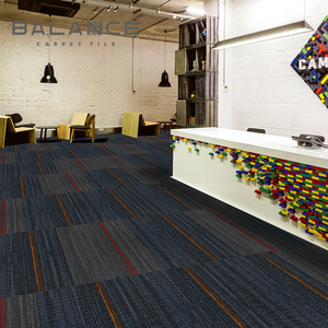 Thảm màu sắc Sọc Vuông thương mại trang trí nylon6 66 Thảm gạch PVC không dệt ủng hộ văn phòng Modular sàn thảm gạch - Product Image 2