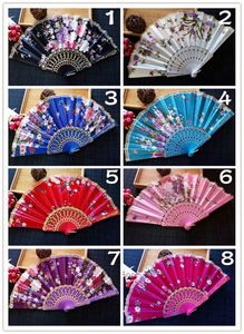 พัดจีนแบบพับได้ลายลูกไม้ ของชำร่วยงานแต่งงาน พัดพลาสติกสำหรับตกแต่งงานพรอม งานฝีมือพลาสติกทำมือ - Product Image 4