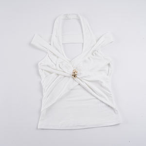 Camiseta sin mangas Y2K Grunge con diseño frontal retorcido, estilo urbano, transpirable, de verano, ajustada, para mujer, no es de dos piezas, con empalmes en contraste y detalles metálicos. - Product Image 2