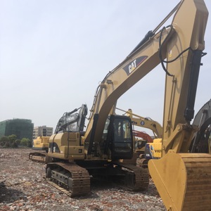 Excavadora Usada Caterpillar de 25 Toneladas, Modelo 325C/325B, con Motor Cummins, Bomba Hidráulica y Caja de Cambios en Shanghái - Product Image 3